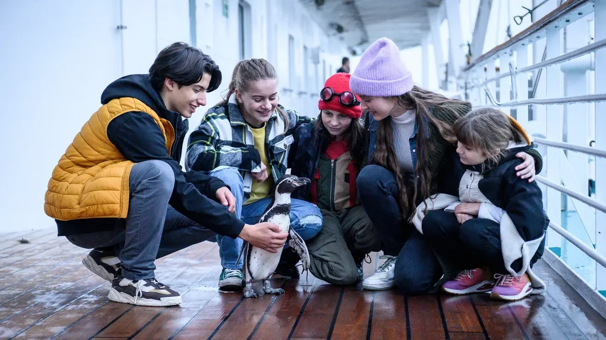 Kaos Kardeşler ve Penguen Paul Full HD İzle